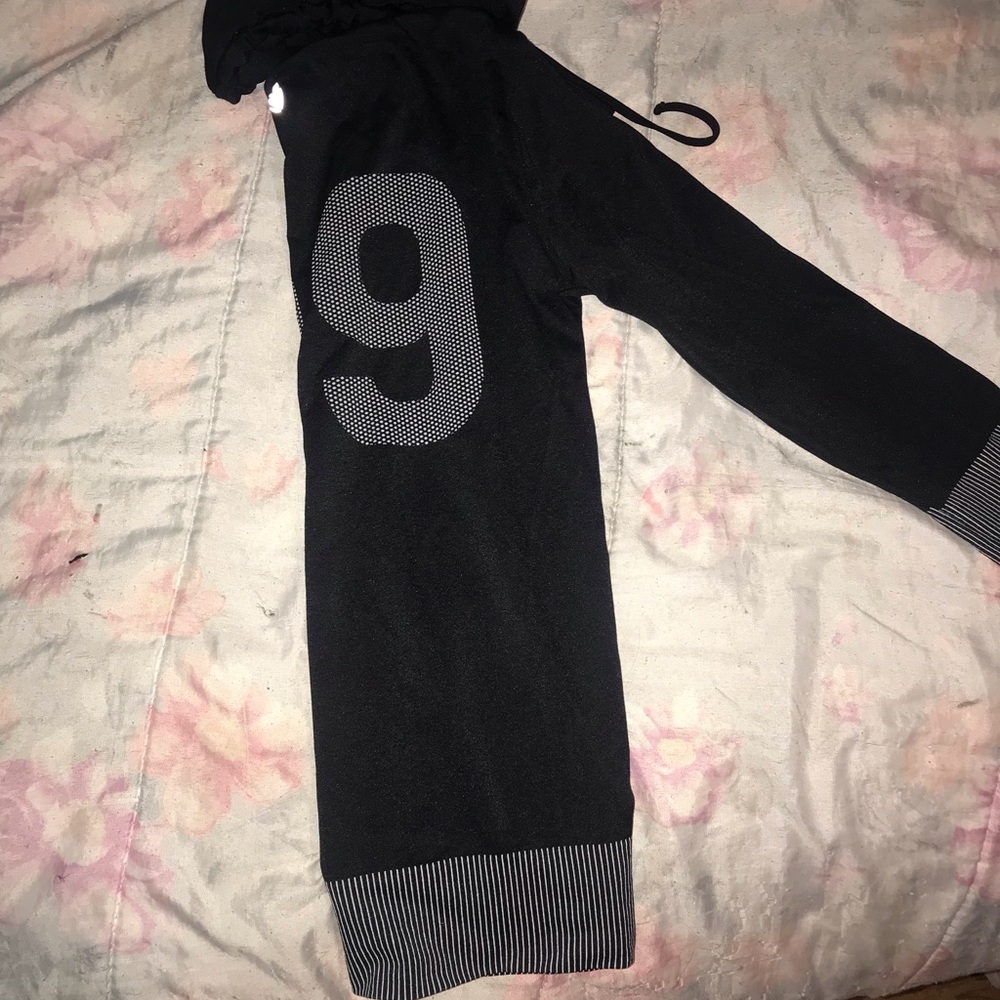 Active pullover - Picture 3 of 3